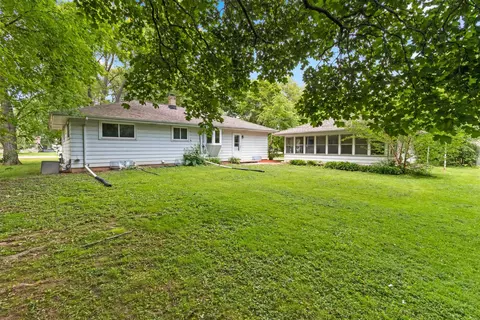 Exterior - 1502 S Van Dyke Rd, Appleton, WI 54914 photo 4 of 12