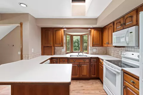 Kitchen - 1502 S Van Dyke Rd, Appleton, WI 54914 photo 3 of 5