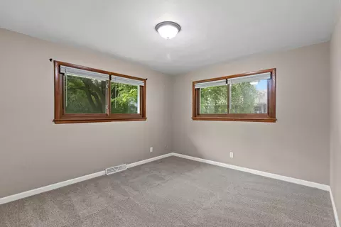 Bedroom - 1502 S Van Dyke Rd, Appleton, WI 54914 photo 5 of 7