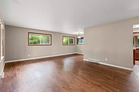 Living - 1502 S Van Dyke Rd, Appleton, WI 54914 photo 2 of 5
