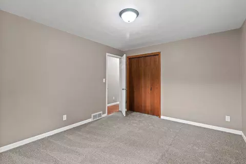 Bedroom - 1502 S Van Dyke Rd, Appleton, WI 54914 photo 6 of 7