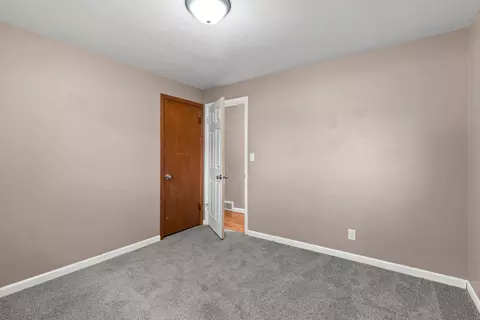 Bedroom - 1502 S Van Dyke Rd, Appleton, WI 54914 photo 2 of 7