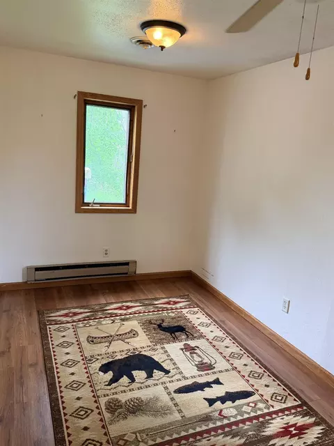 Bedroom - n4384 Us 41, Wallace, MI 49893 photo 2 of 2