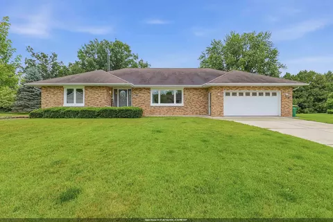 1041 Willow St, Lomira, WI 53048