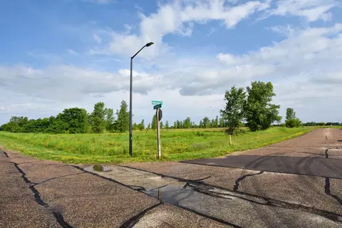 Runway Drive, Waupaca, WI 54981