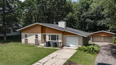 622 W Fulton St, Waupaca, WI 54981