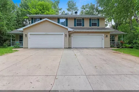 1637 Gabertfield Ct, Suamico, WI 54173