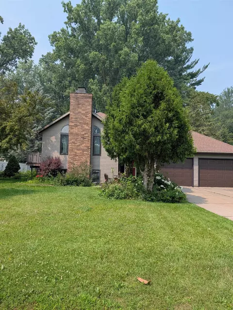 2050 Hilltop Dr, Ashwaubenon, WI 54313