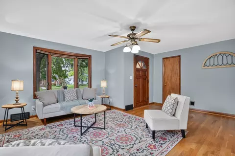 Living - 926 E Byrd St, Appleton, WI 54911 photo 1 of 3
