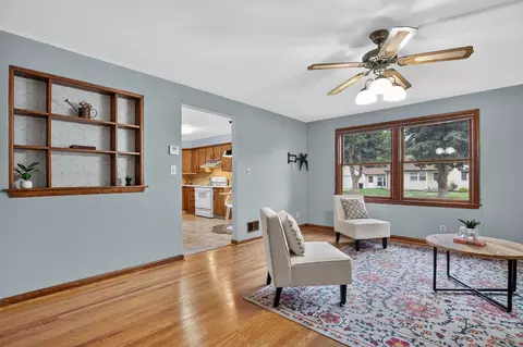 Living - 926 E Byrd St, Appleton, WI 54911 photo 3 of 3