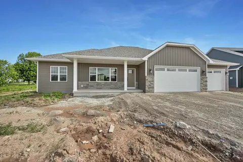 2859 Stelor Dr, Green Bay, WI 54311