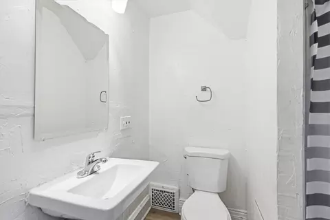 Bath - 1010 N Division St, Appleton, WI 54911 photo 2 of 2