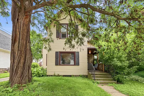 1010 N Division St, Appleton, WI 54911