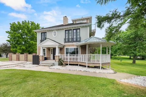 705 Lakeshore Dr, Kewaunee, WI 54216