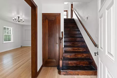 Entry Way - 1727 N Clark St, Appleton, WI 54911 photo 2 of 4