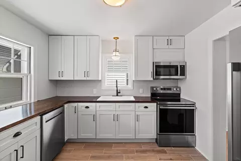 Kitchen - 1727 N Clark St, Appleton, WI 54911 photo 1 of 4