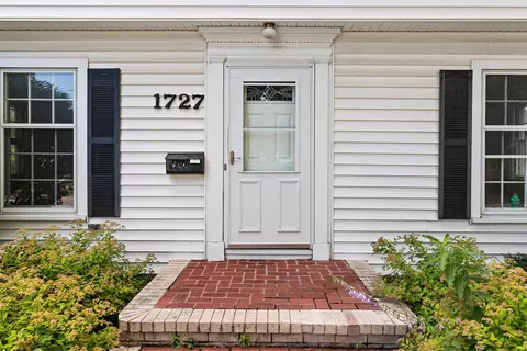 Entry Way - 1727 N Clark St, Appleton, WI 54911 photo 1 of 4