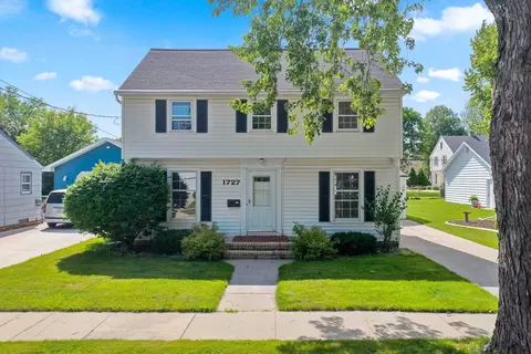 Exterior - 1727 N Clark St, Appleton, WI 54911 photo 10 of 13