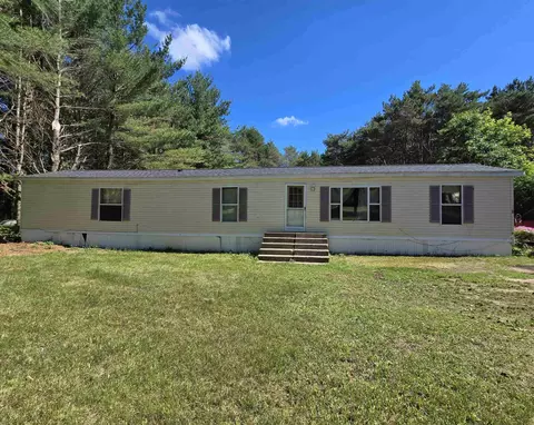 8890 County Rd N, Almond, WI 54909