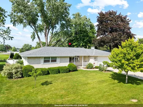 337 Brookridge St, Allouez, WI 54301