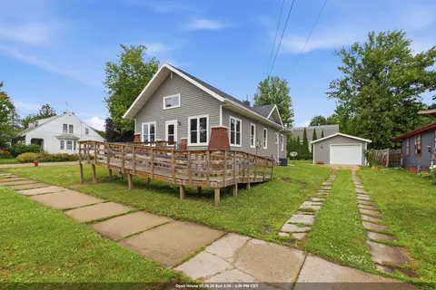 47 E 14th St, Clintonville, WI 54929