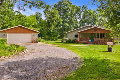 6847 Pleasant Dr, Almond, WI 54909