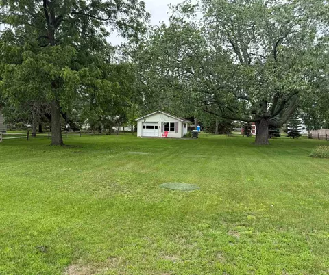 816 Pine Beach Rd, Marinette, WI 54143