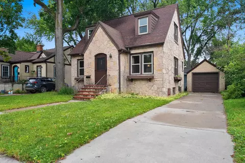 225 Gray St, Green Bay, WI 54303