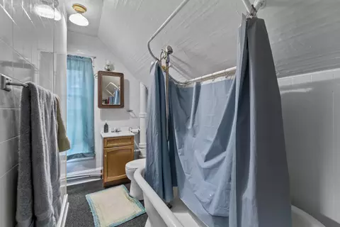 Bath - 318 W Brewster St, Appleton, WI 54911 photo 3 of 4