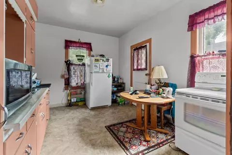 Kitchen - 318 W Brewster St, Appleton, WI 54911 photo 4 of 7