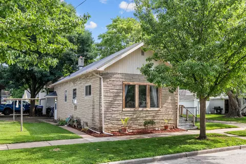 Exterior - 318 W Brewster St, Appleton, WI 54911 photo 11 of 13