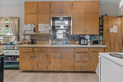 Kitchen - 318 W Brewster St, Appleton, WI 54911 photo 2 of 7