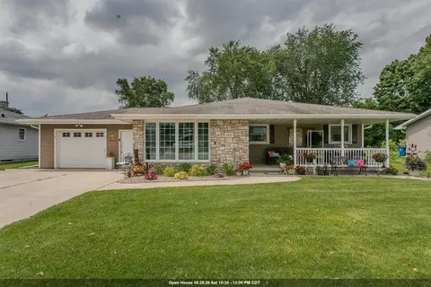 2112 S Oneida St, Green Bay, WI 54304