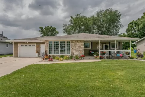 2112 S Oneida St, Green Bay, WI 54304