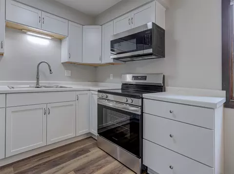 Kitchen - 1825 W Brewster St, Appleton, WI 54914 photo 4 of 4