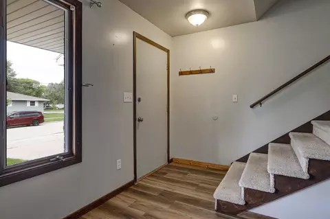 Entry Way - 1825 W Brewster St, Appleton, WI 54914 photo 1 of 4