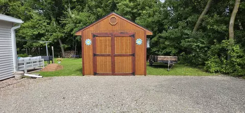 Exterior - 4020 N Ballard Rd, Appleton, WI 54913 photo 5 of 12