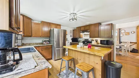 Kitchen - 4020 N Ballard Rd, Appleton, WI 54913 photo 3 of 3