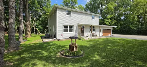 Exterior - 4020 N Ballard Rd, Appleton, WI 54913 photo 3 of 12