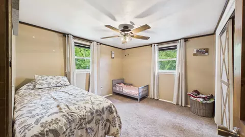 Bedroom - 4020 N Ballard Rd, Appleton, WI 54913 photo 5 of 7