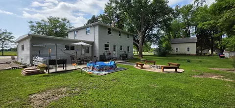 Exterior - 4020 N Ballard Rd, Appleton, WI 54913 photo 8 of 12