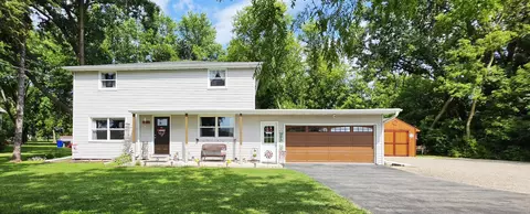 Exterior - 4020 N Ballard Rd, Appleton, WI 54913 photo 2 of 12