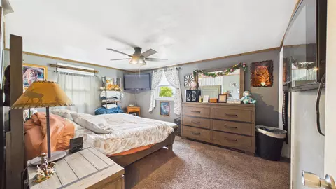 Bedroom - 4020 N Ballard Rd, Appleton, WI 54913 photo 1 of 7
