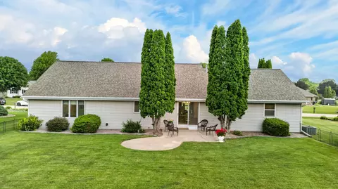 Exterior - w2593 Oakmeadow Court, Appleton, WI 54915 photo 7 of 8