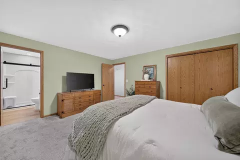 Bedroom - w2593 Oakmeadow Court, Appleton, WI 54915 photo 3 of 7
