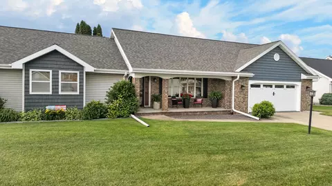 Exterior - w2593 Oakmeadow Court, Appleton, WI 54915 photo 2 of 8