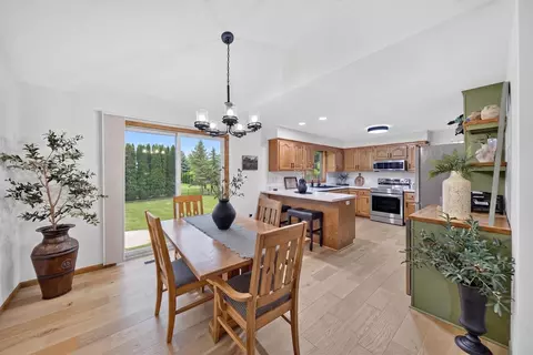 Dining - w2593 Oakmeadow Court, Appleton, WI 54915 photo 1 of 2