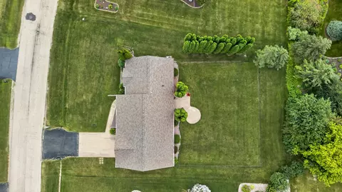 View/Area - w2593 Oakmeadow Court, Appleton, WI 54915 photo 3 of 5