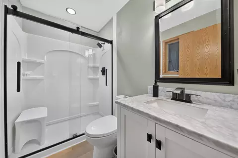 Bath - w2593 Oakmeadow Court, Appleton, WI 54915 photo 1 of 2