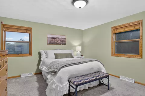 Bedroom - w2593 Oakmeadow Court, Appleton, WI 54915 photo 2 of 7
